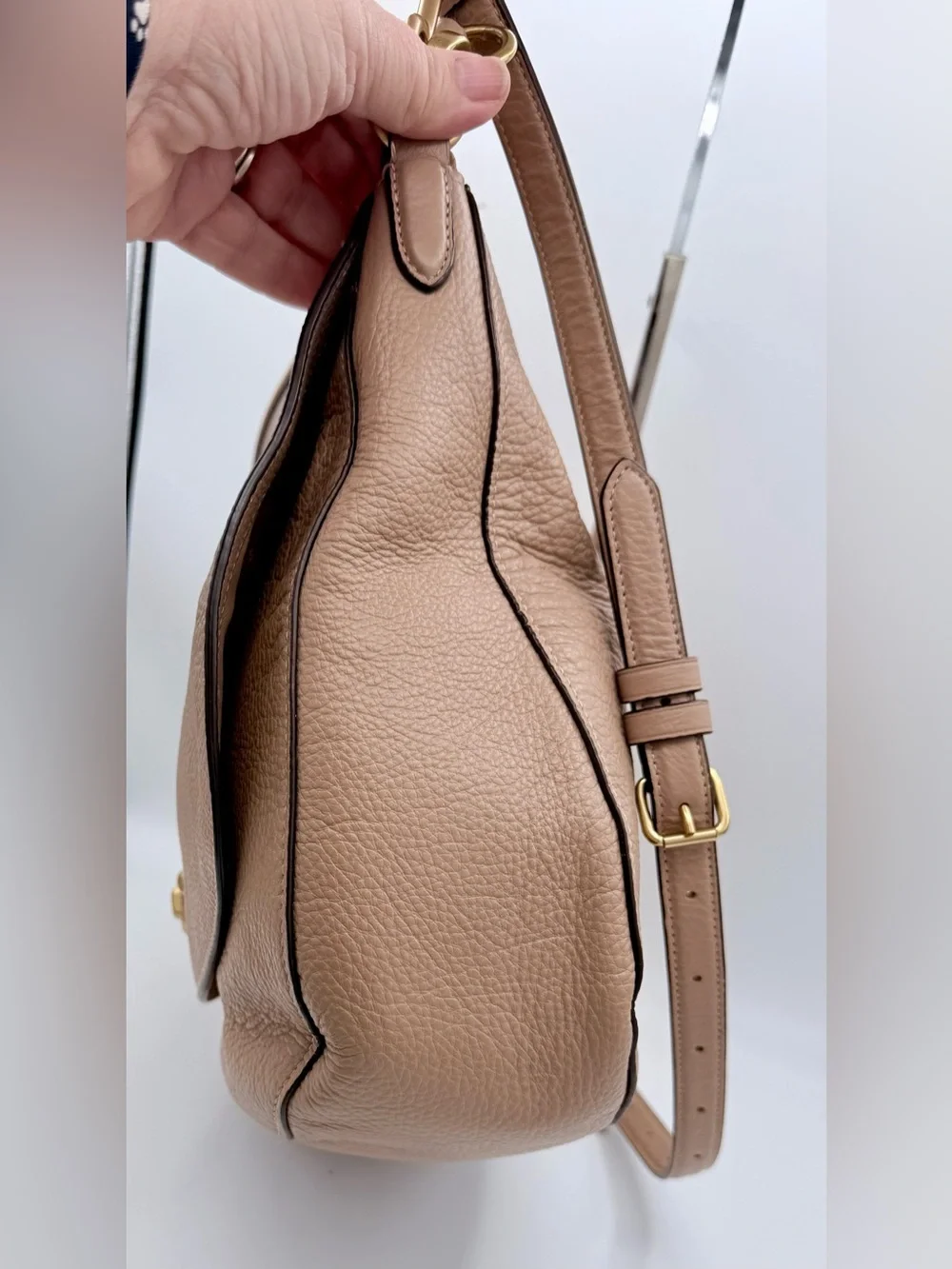 Coach Turnlock Hobo in Polished Pebble Leather —‎ Sand/Beige | Style CA079